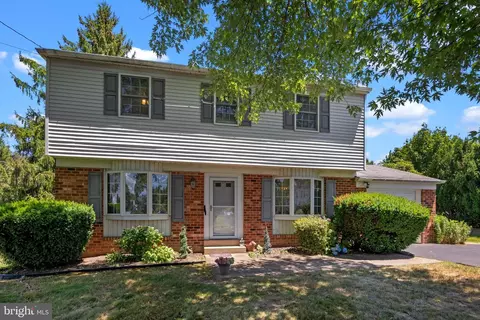 127 S Taft Ave, Chalfont, PA 18914
