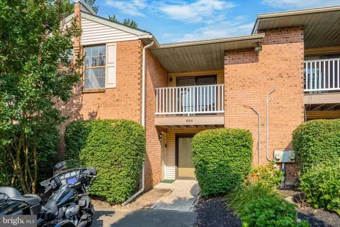 684 Sparrow Ln #B2, Langhorne, PA 19047