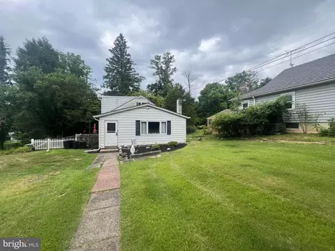 238 Bluebell Ave, Langhorne, PA 19047