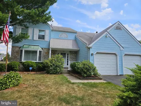 47 Valley View Way, Newtown, PA 18940