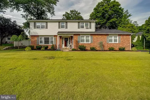 1417 Strathmann Dr, Southampton, PA 18966