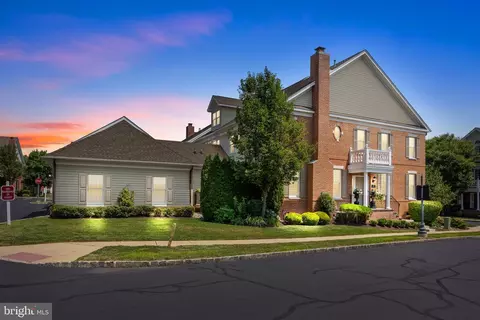 103 Hicks Aly, Newtown, PA 18940