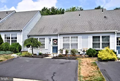 79 Sherri Dr, Chalfont, PA 18914