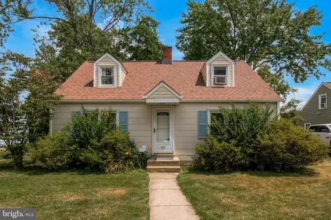 667 Hillcrest Ave, Morrisville, PA 19067