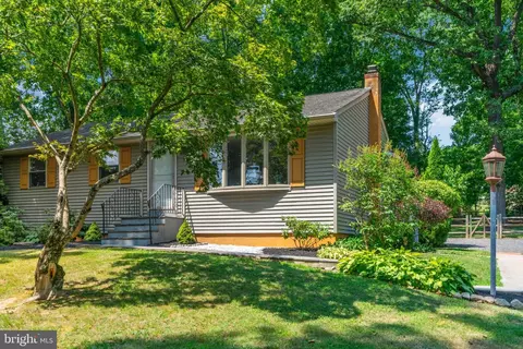 750 Skunk Hollow Rd, Chalfont, PA 18914