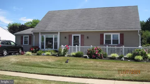 3230 Sarmiento Dr, Bensalem, PA 19020