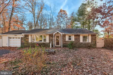 1318 Durham Rd, New Hope, PA 18938