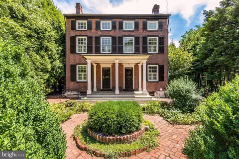 74 Old York Rd, New Hope, PA 18938