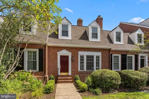 29 Tankard Ln, Washington Crossing, PA 18977
