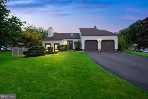 43 Bucks Meadow Ln, Newtown, PA 18940