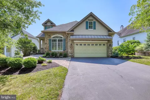 410 Snowy Owl Ln, New Hope, PA 18938