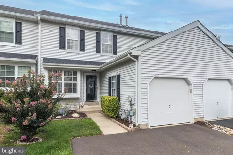 2427 Linksman Ln, Warrington, PA 18976