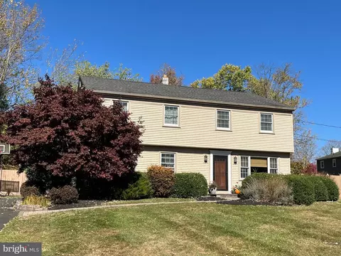 118 A Sunset Dr, New Hope, PA 18938