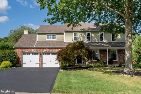 6 Colonial Dr, Newtown, PA 18940