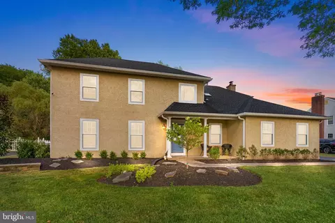 534 Heritage Oak Dr, Yardley, PA 19067