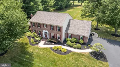 24 Bobbie Dr, Ivyland, PA 18974