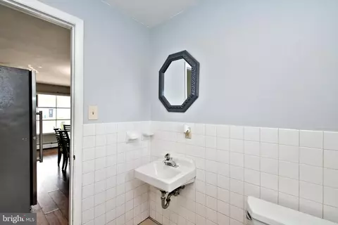 Bath - 46 Nestingrock Ln, Levittown, PA 19054 photo 1 of 6
