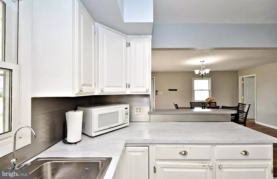Kitchen - 46 Nestingrock Ln, Levittown, PA 19054 photo 4 of 4