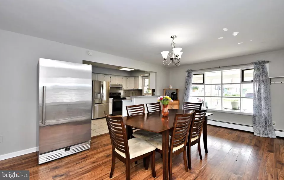 Dining - 46 Nestingrock Ln, Levittown, PA 19054 photo 3 of 3