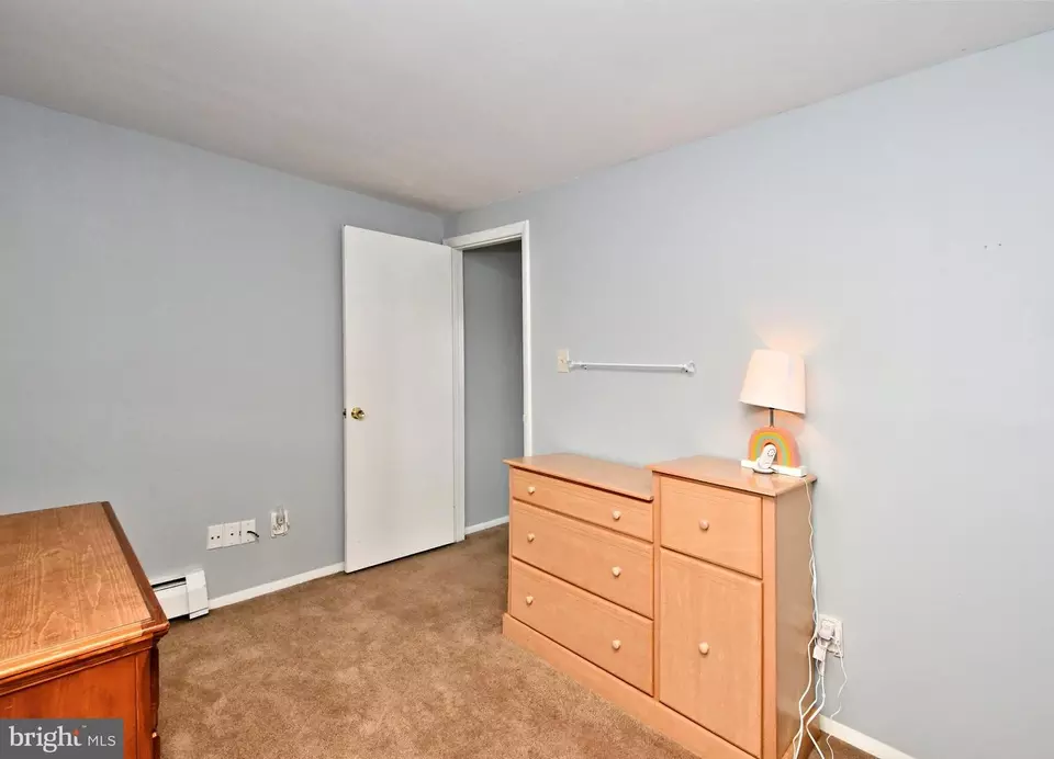 Bedroom - 46 Nestingrock Ln, Levittown, PA 19054 photo 11 of 14
