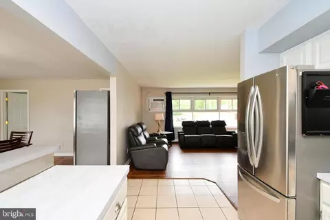 Entry Way - 46 Nestingrock Ln, Levittown, PA 19054 photo 1 of 1