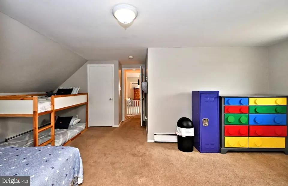 Bedroom - 46 Nestingrock Ln, Levittown, PA 19054 photo 12 of 14