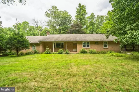 5230 Valley Park Rd, Doylestown, PA 18902