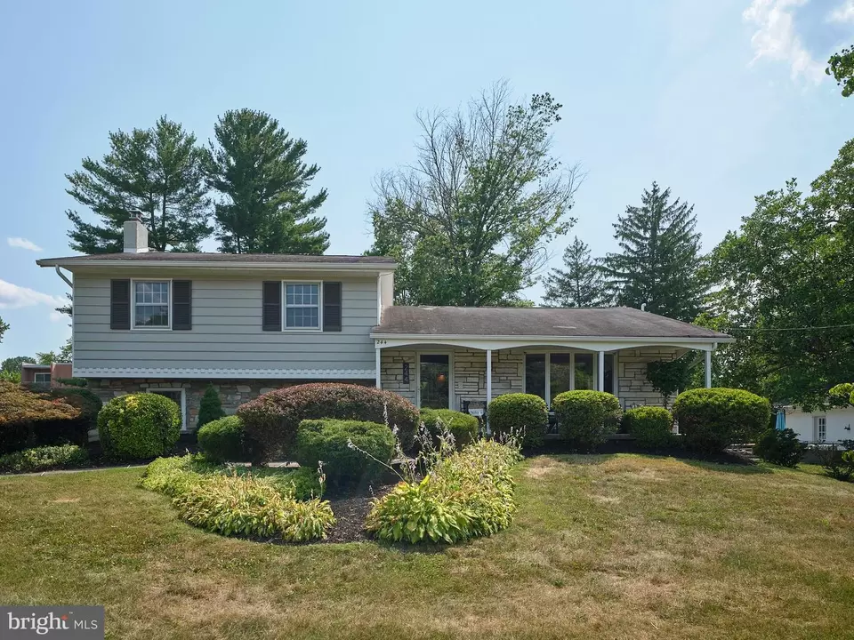Exterior - 244 N West St, Doylestown, PA 18901 photo 2 of 10