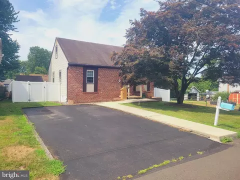 447 Larchwood, Feasterville Trevose, PA 19053