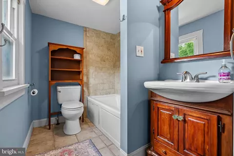Bath - 1663 Chestnut Ridge Rd, Upper Black Eddy, PA 18972 photo 3 of 3