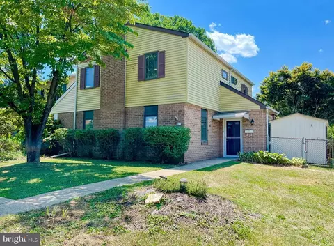 35 Hollybrooke Dr, Langhorne, PA 19047