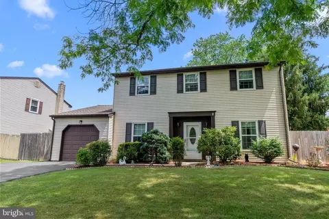 205 Mohegan St, Doylestown, PA 18901
