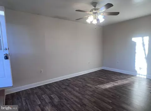 Living - 616 Coventry, Croydon, PA 19021 photo 1 of 2