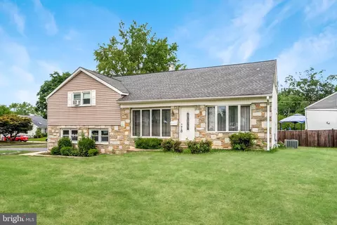 726 Worthington Dr, Warminster, PA 18974