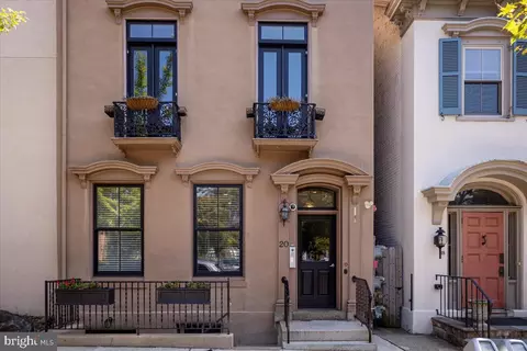 20 E Court St #3, Doylestown, PA 18901