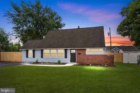 41 Quail Rd, Levittown, PA 19057