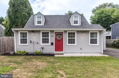 805 Elmhurst Ave, Bristol, PA 19007