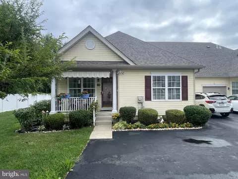 24 Regents Ct, Bensalem, PA 19020