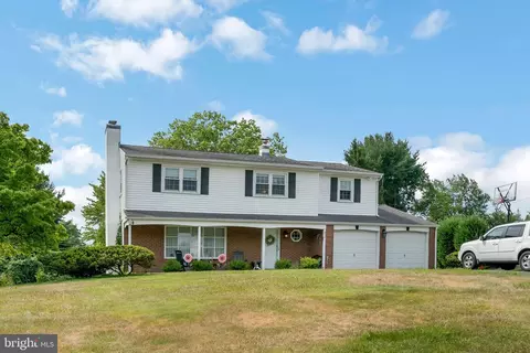 217 Magnolia Dr, Southampton, PA 18966