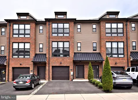 6 Sienna Pl, Feasterville Trevose, PA 19053