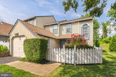 1719 Mcnelis Dr, Southampton, PA 18966