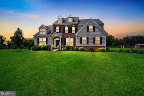 197 Winterberry Ln, Chalfont, PA 18914