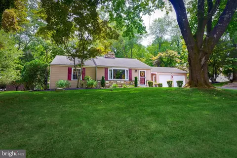 2631 Arrowhead Dr, Feasterville Trevose, PA 19053