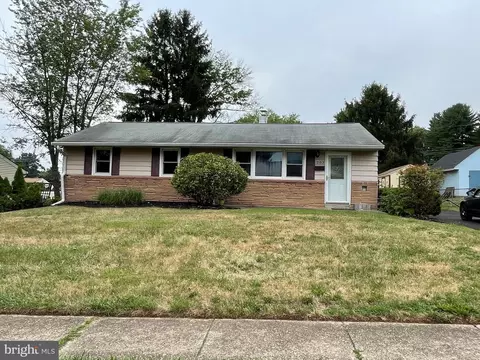 203 Deb Ln, Warminster, PA 18974