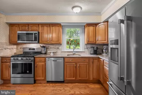 11 Meridian Cir, Newtown, PA 18940