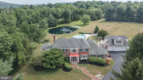 1089 Eagle Rd, Newtown, PA 18940