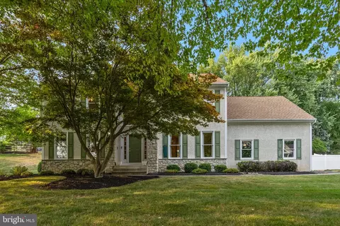 543 Heatons Mill Dr, Langhorne, PA 19047