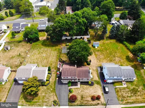 View/Area - 811 Phillips Rd, Warminster, PA 18974 photo 2 of 3