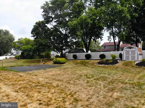 Exterior - 811 Phillips Rd, Warminster, PA 18974 photo 6 of 9