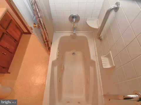Bath - 811 Phillips Rd, Warminster, PA 18974 photo 3 of 3